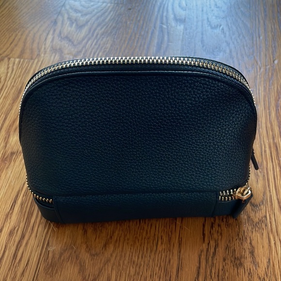 NEW Mark & Graham Dual Travel Organizer in Navy - Picture 2 of 4